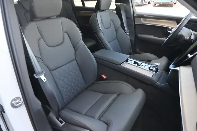Volvo XC90 view 14