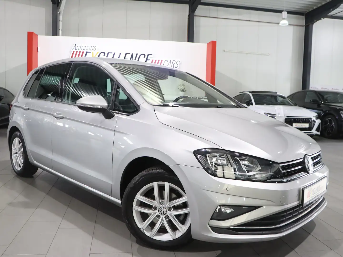 Volkswagen Golf Sportsvan 1.0 TSI Comfortline 1.HAND / NAVI Grau - 2