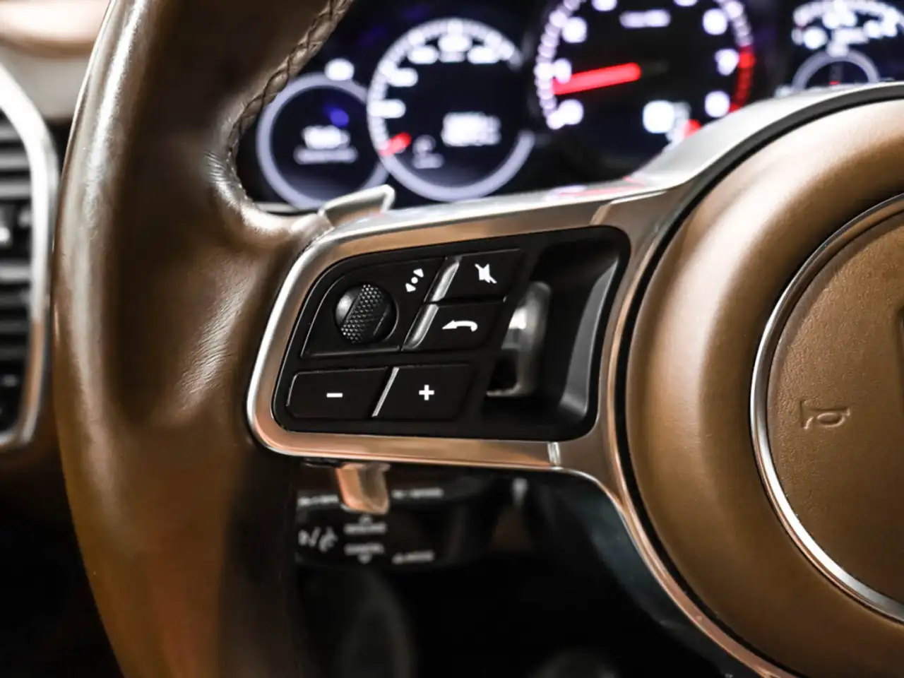 Porsche Cayenne снимка Porsche Cayenne