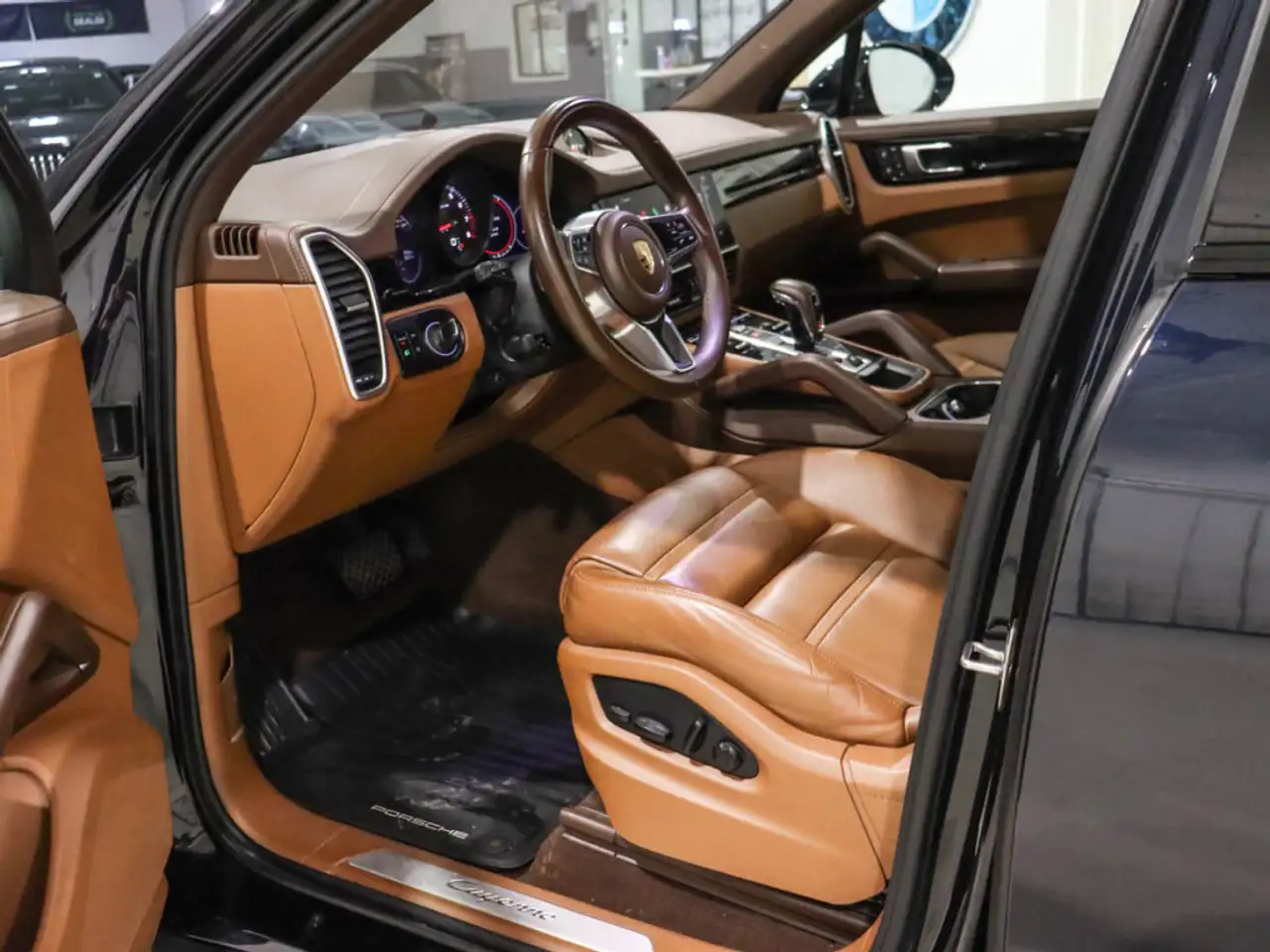 Porsche Cayenne снимка Porsche Cayenne