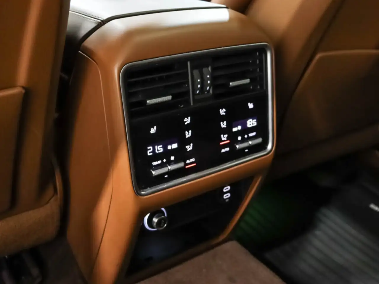 Porsche Cayenne снимка Porsche Cayenne