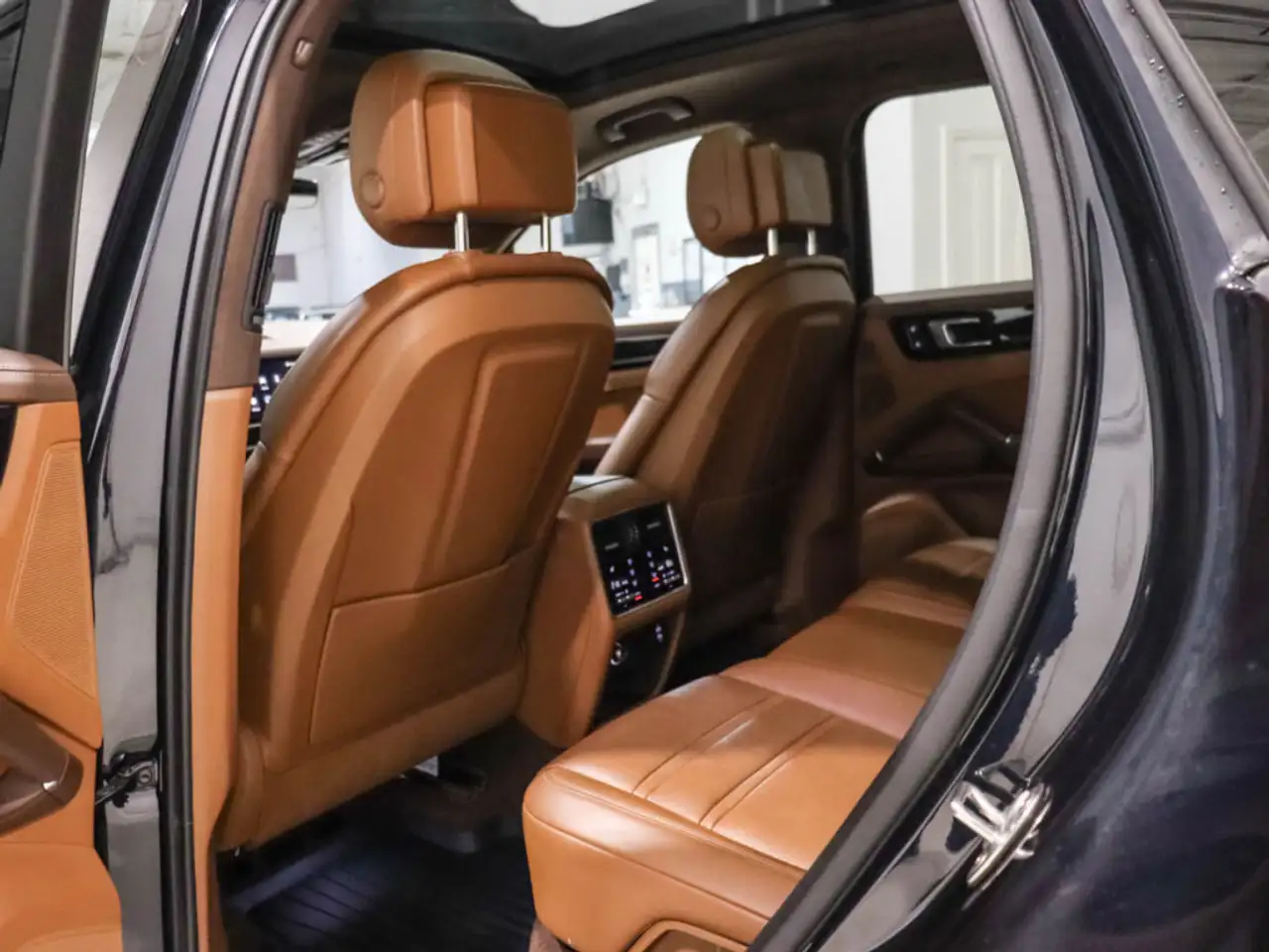 Porsche Cayenne снимка Porsche Cayenne