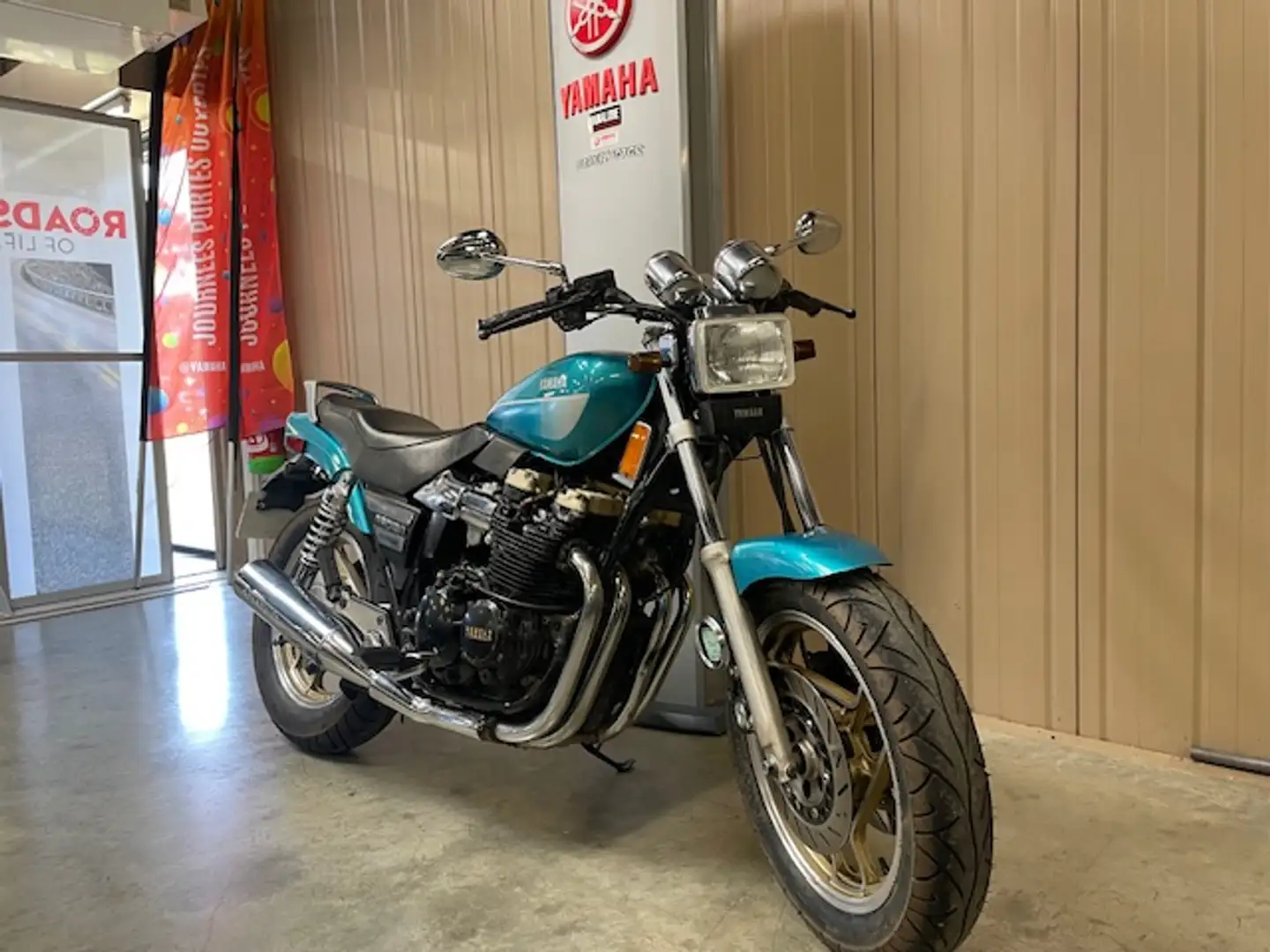 Yamaha Azul - 1