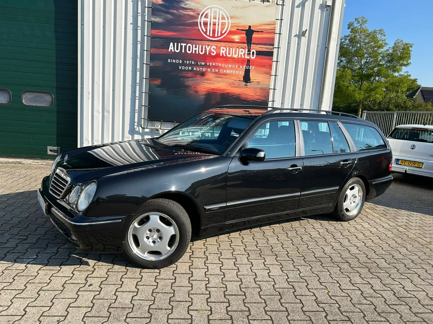 Mercedes-Benz E 320 Combi 4-Matic 2100KG Avantgarde Select Nieuwstaat Noir - 1