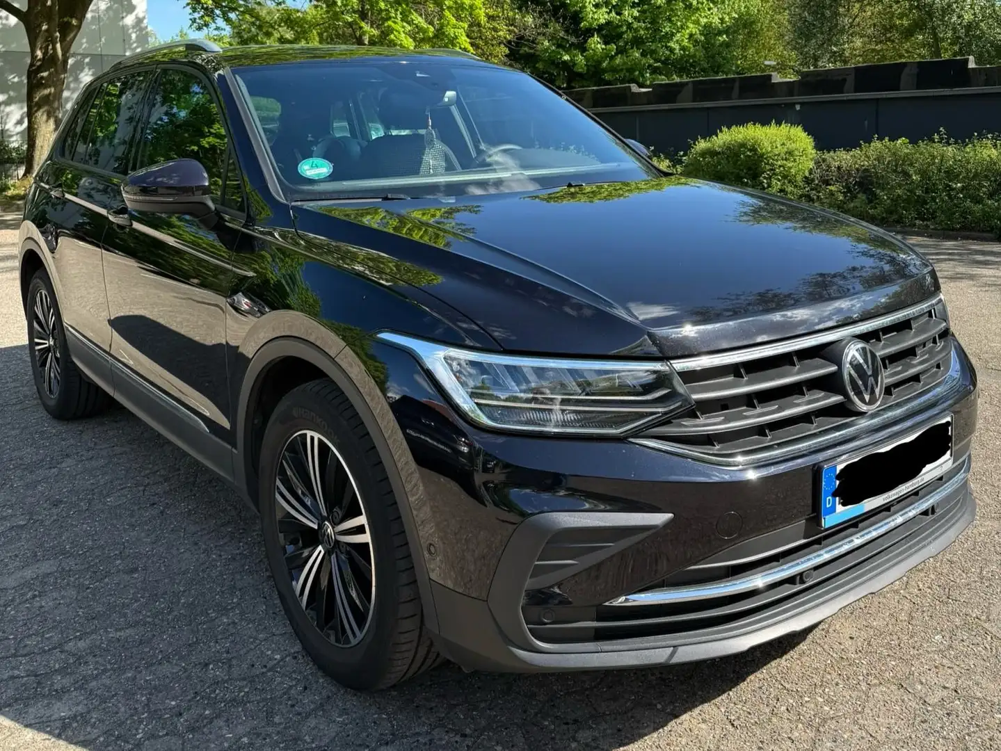 Volkswagen Tiguan Tiguan 1.5 TSI UNITED Life DSG NAVI, LED, Schwarz - 1