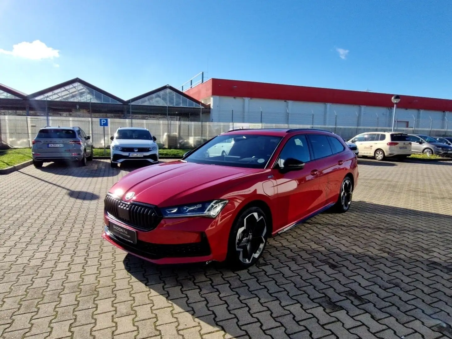 Skoda Superb Combi 1.5 TSI iV Sportline DSG LED Nav AHK Rot - 1