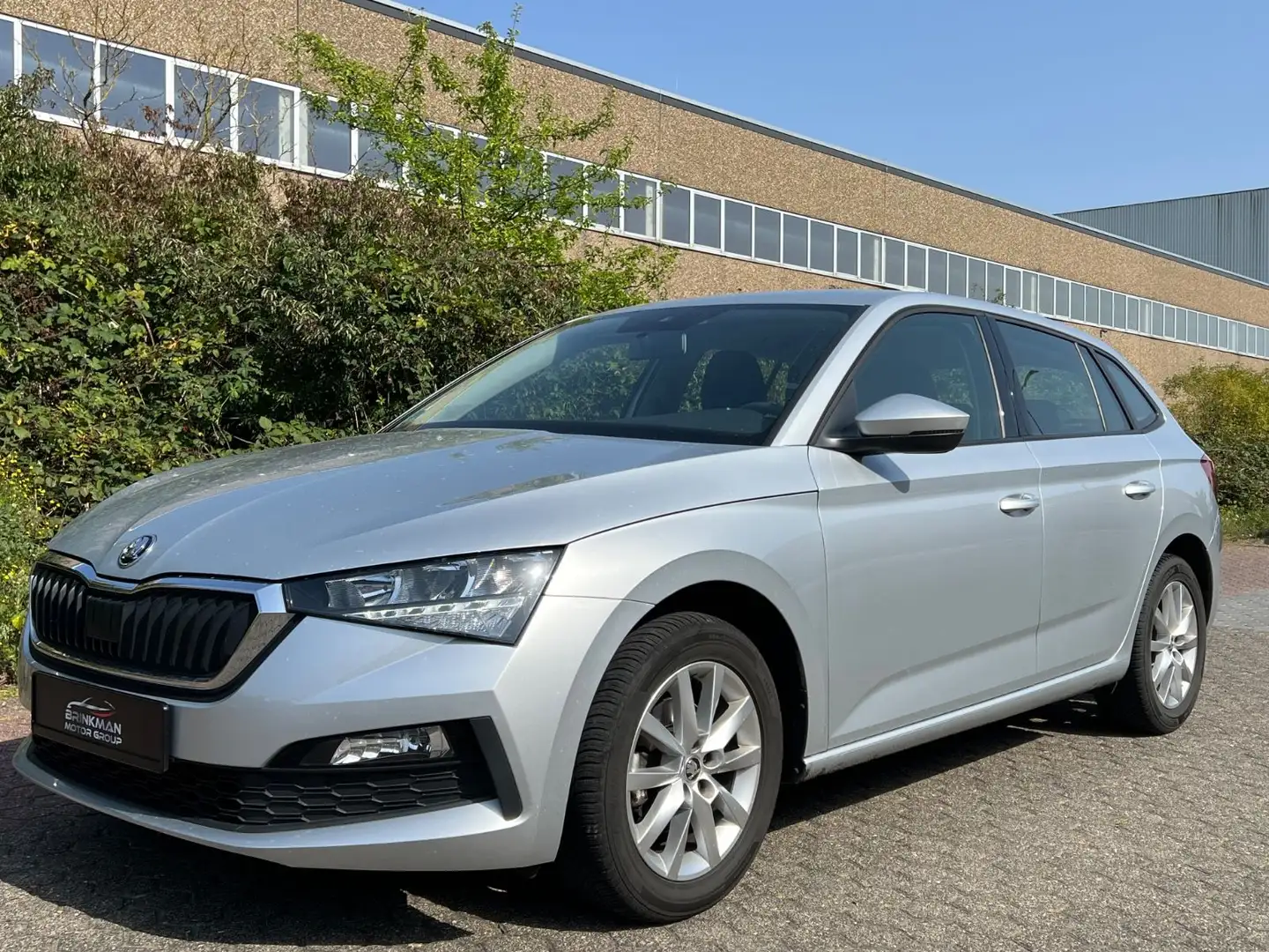 Skoda Scala Kombi Cool Plus 110PS/1.HAND/AHK/PDC Zilver - 1