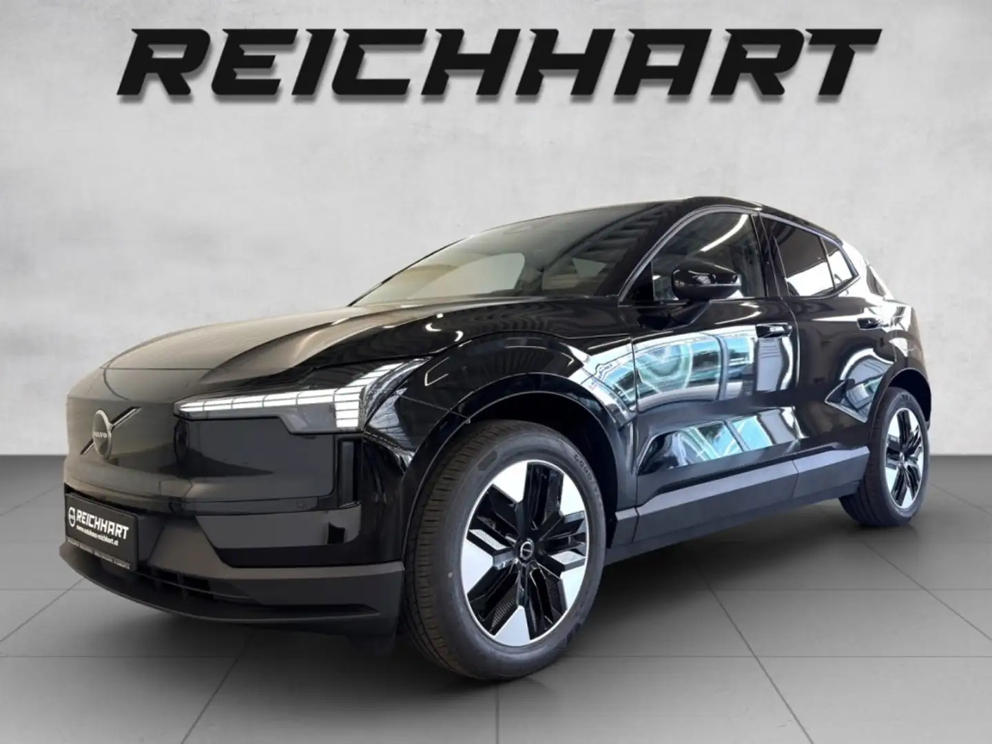 Volvo EX30 Plus, P5 Long Range Schwarz - 1