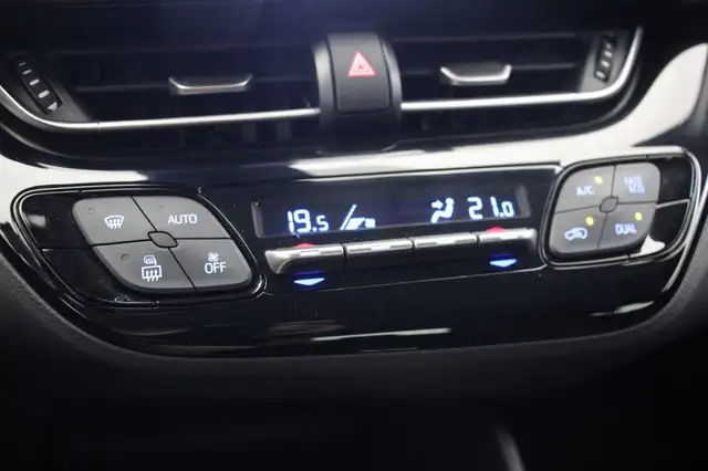 Toyota C-HR view 8