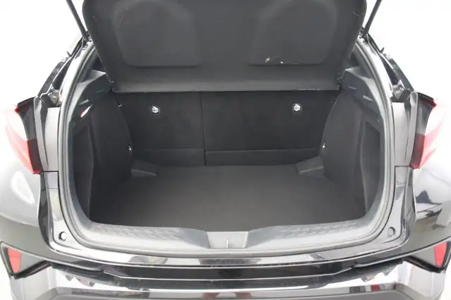 Toyota C-HR view 12