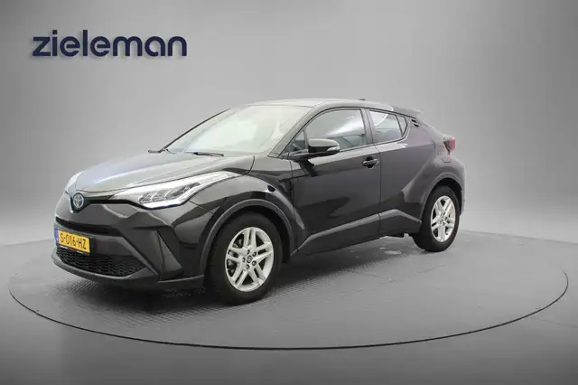 Toyota C-HR view 19