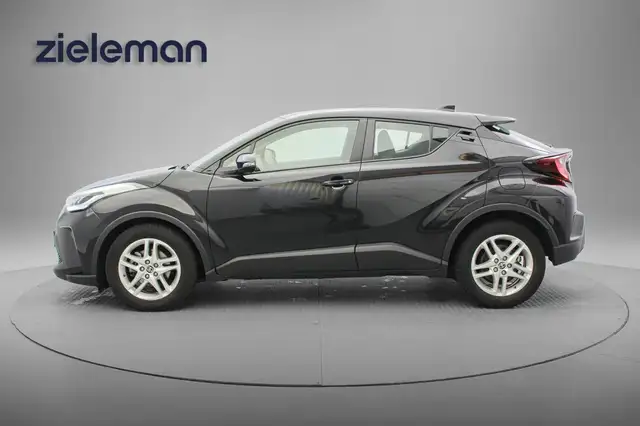 Toyota C-HR view 18