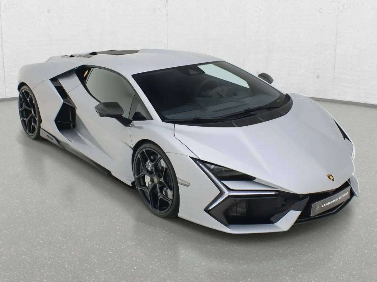 Lamborghini Revuelto