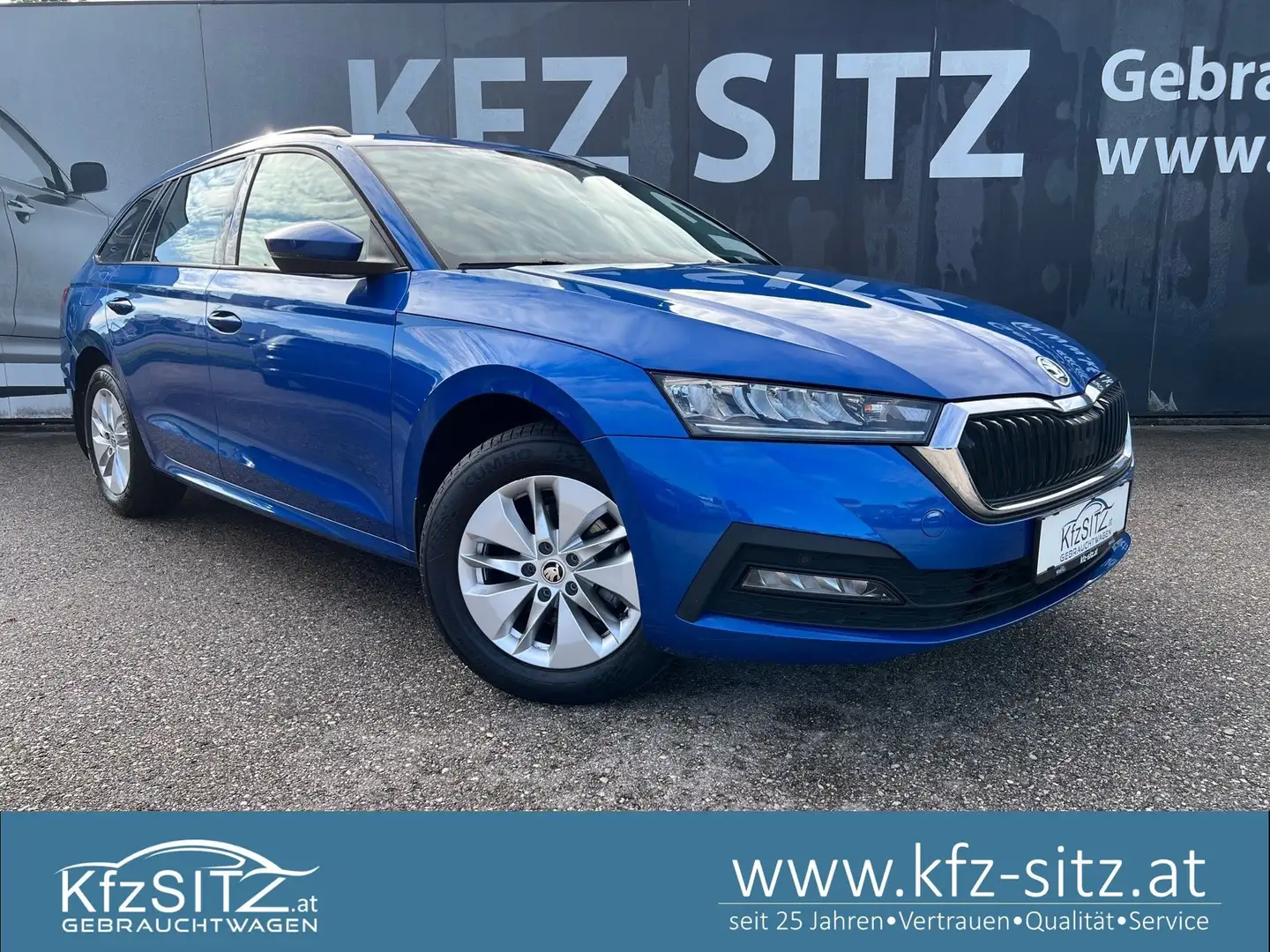 Skoda Octavia Combi 2,0 TDI Ambition DSG Blau - 1