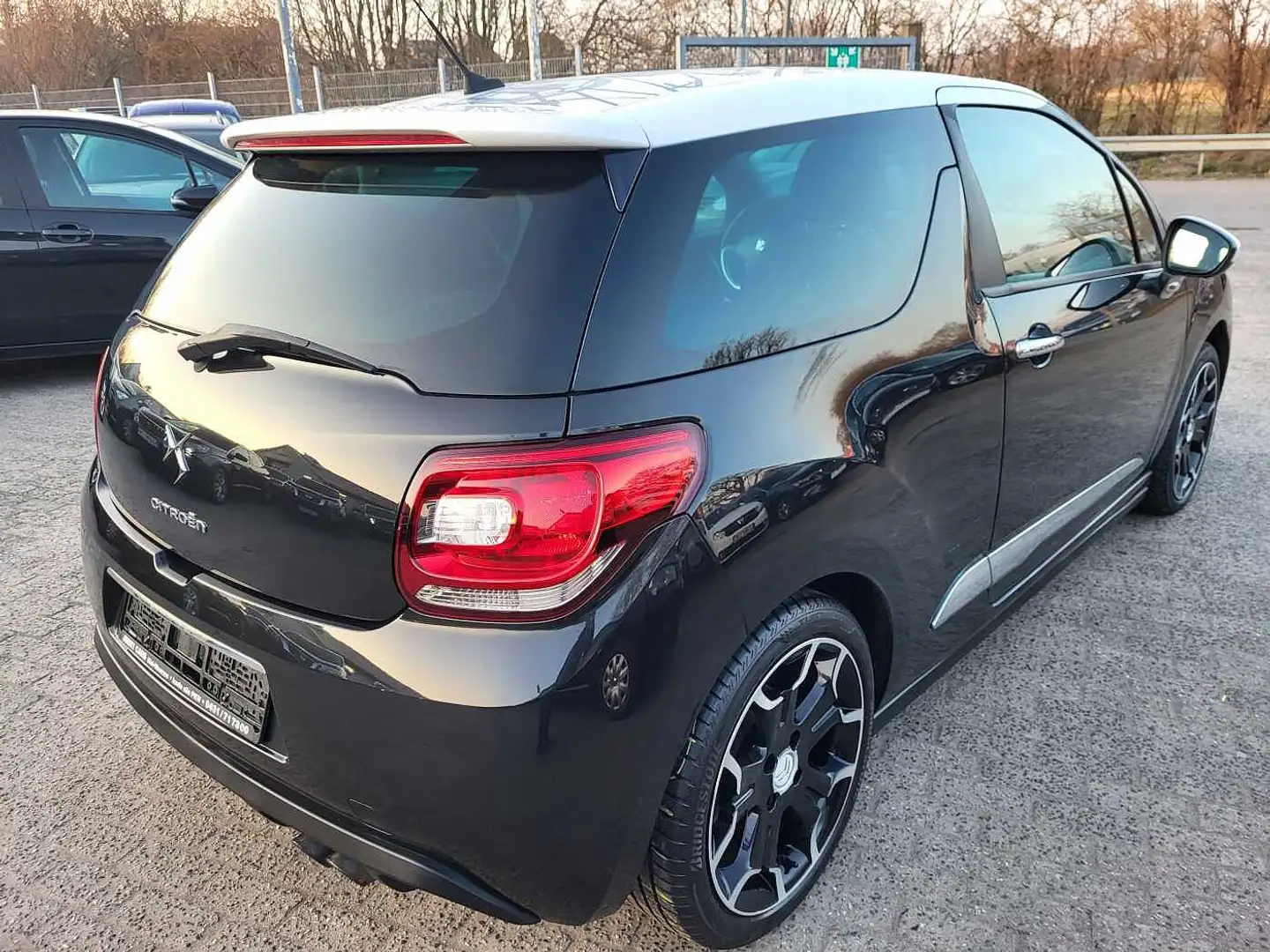 Citroen DS3 THP 155 Red Edition Schwarz - 2