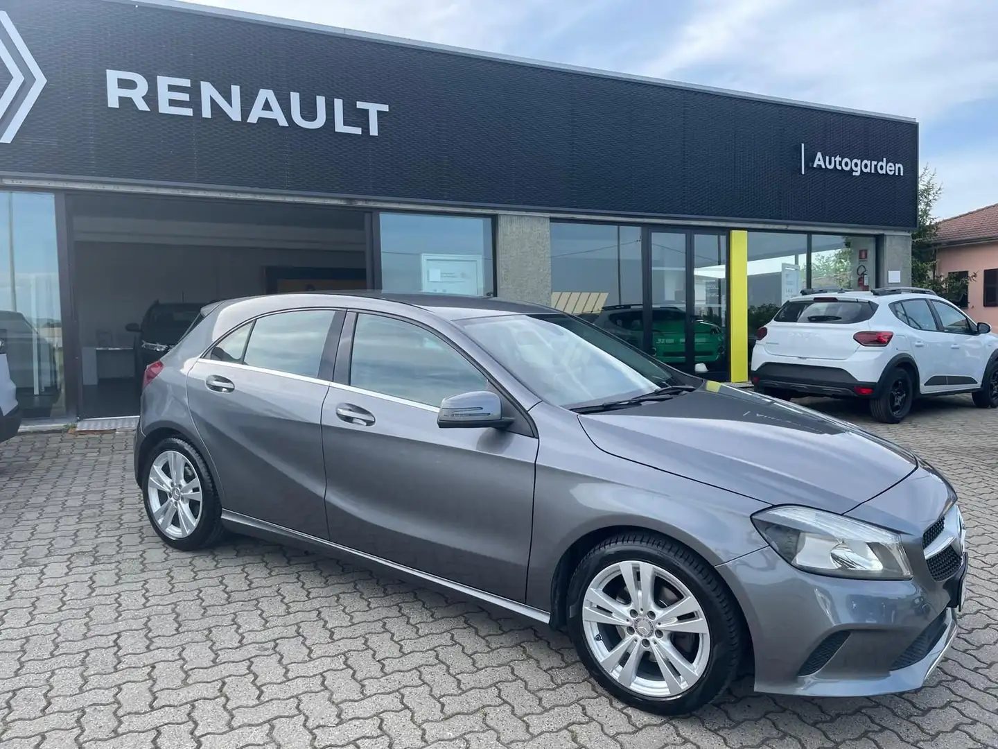 Mercedes-Benz A 180 A 180 Sport Grigio - 1