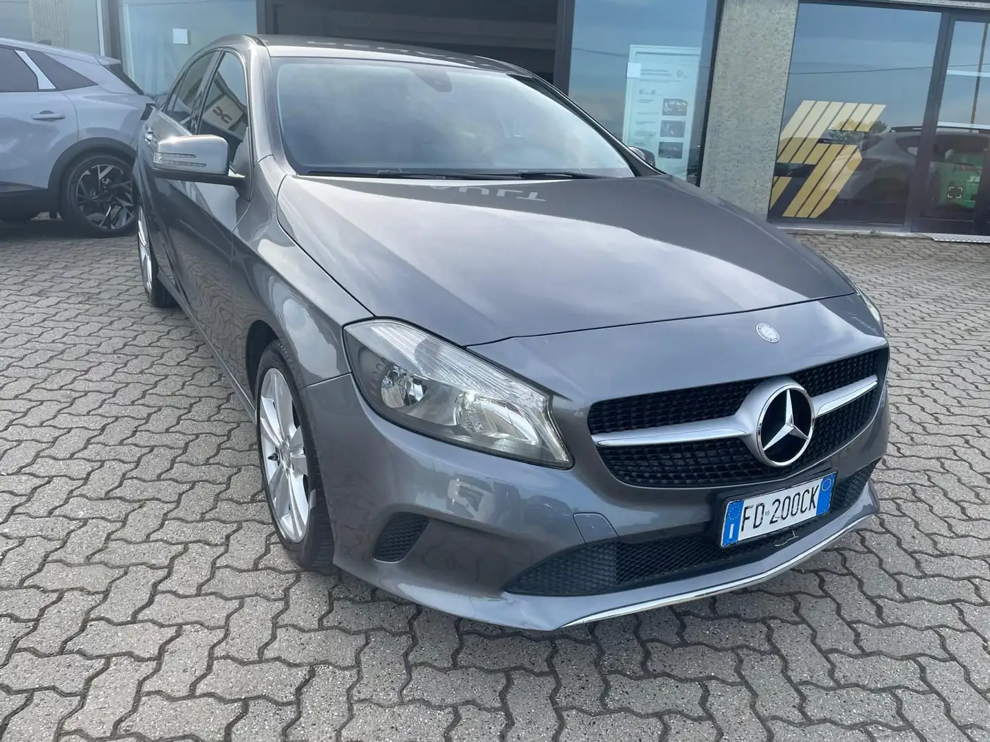 Mercedes-Benz A 180 A 180 Sport Grigio - 2