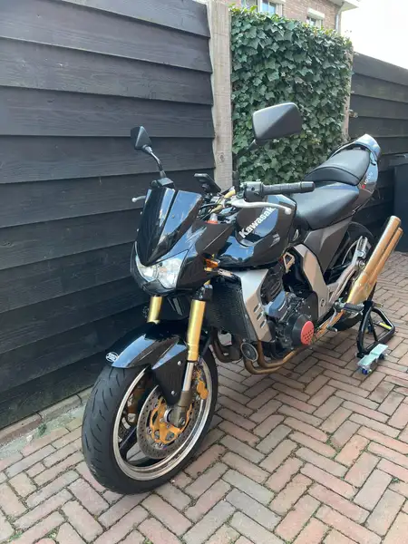 Kawasaki Z 1000 - foto 3