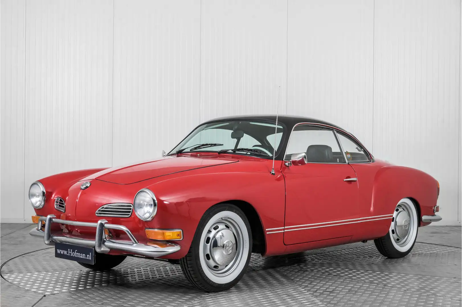 Volkswagen Karmann Ghia . Rojo - 1