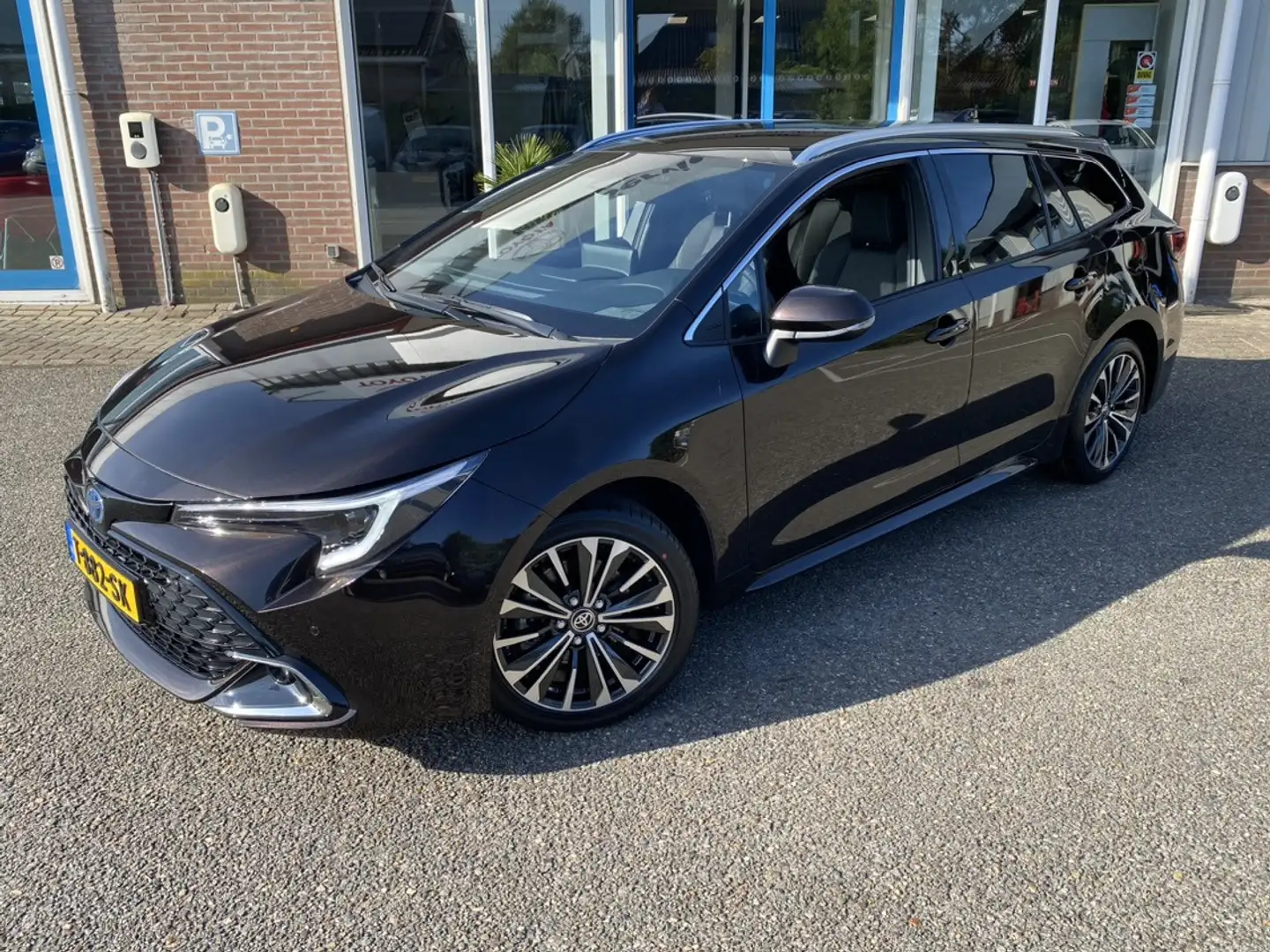 Toyota Corolla Touring Sports 2.0 High Power Hybrid First Edition Bruin - 2