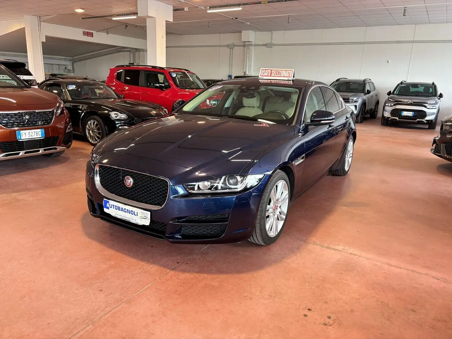 Jaguar XE PRESTIGE 2.0 200 CV aut. 51000 KM. Bleu - 1