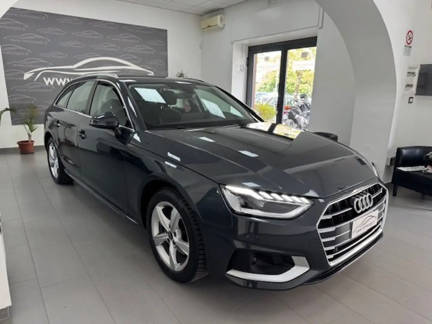 Audi A4 Avant 2.0tdi mhev Business Advanced 163cv s-tronic Gris - 2
