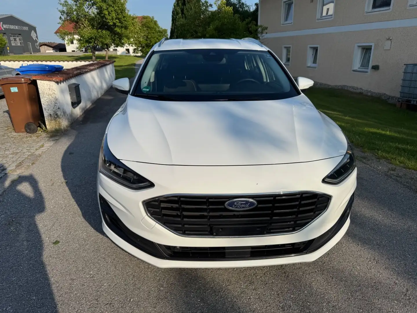 Ford Focus Turnier Titanium*AHK*NAVI*LED Blanc - 2