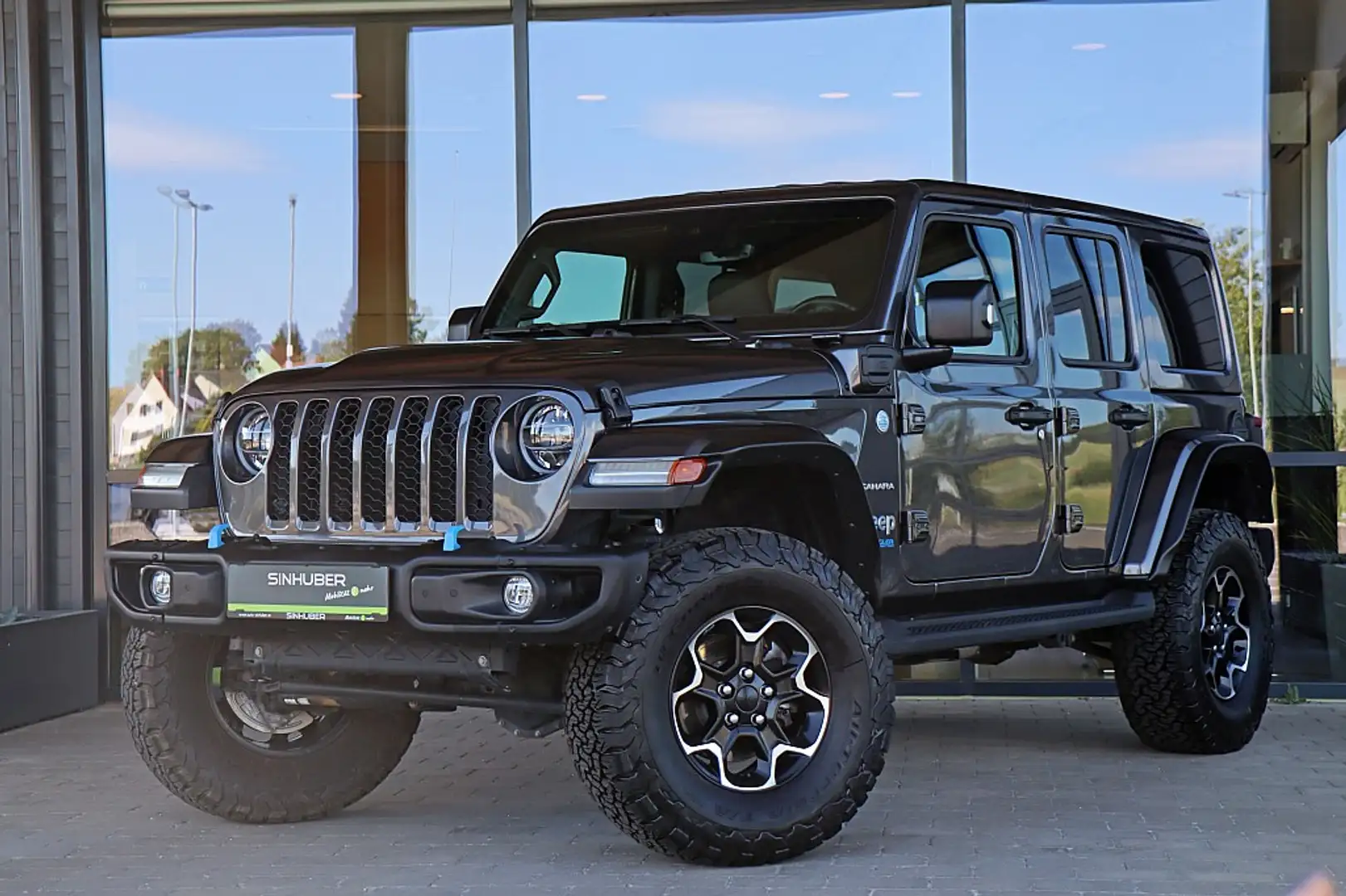 Jeep Wrangler Sahara 2.0 PHEV 380 PS AT 4xe ACC, AHK abnehmba... Grau - 1