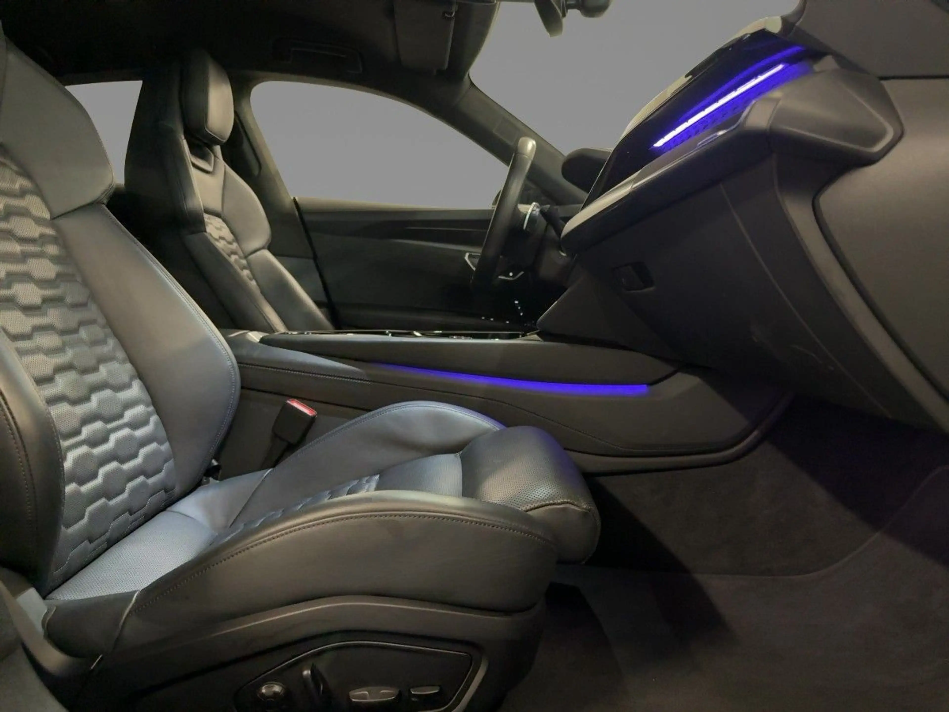 Audi RS e-tron GT 360°K MATRIX NAVI NACHTS HUD B&O — photo 10