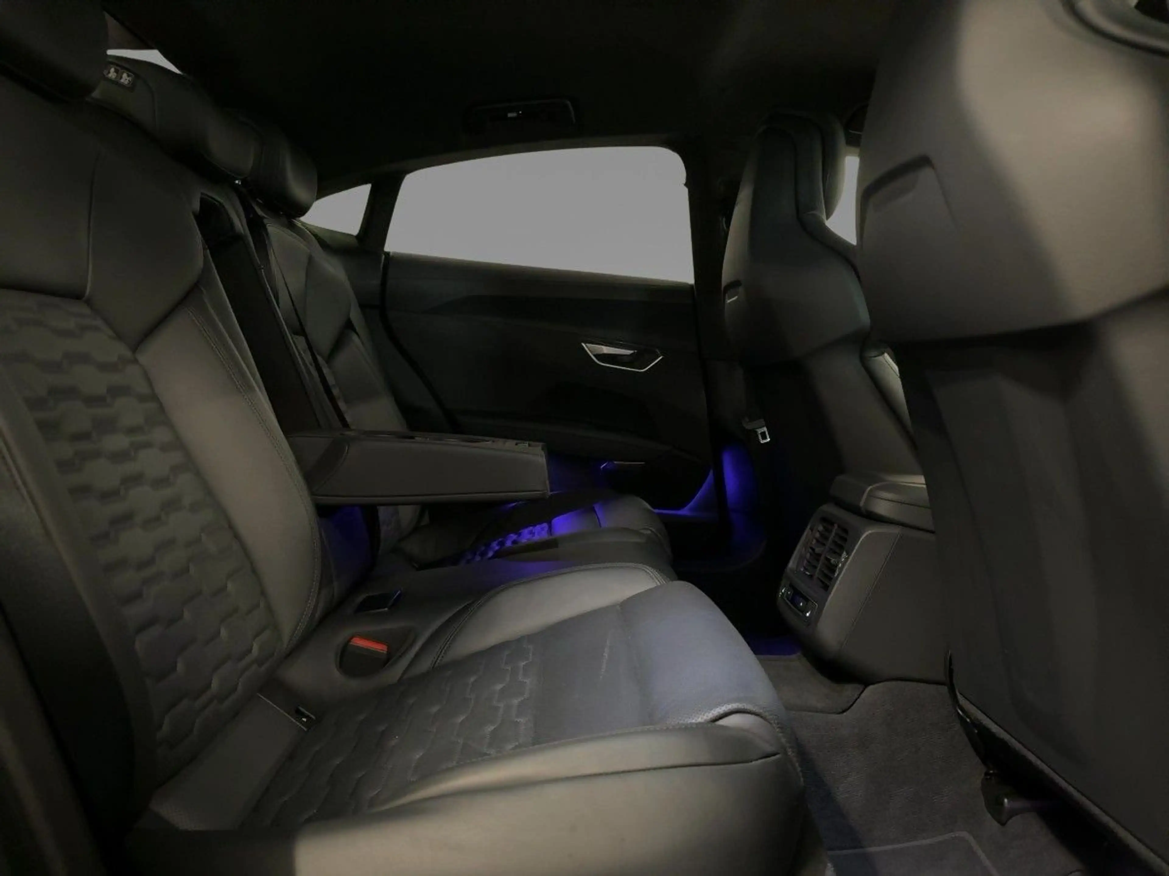 Audi RS e-tron GT 360°K MATRIX NAVI NACHTS HUD B&O — photo 11