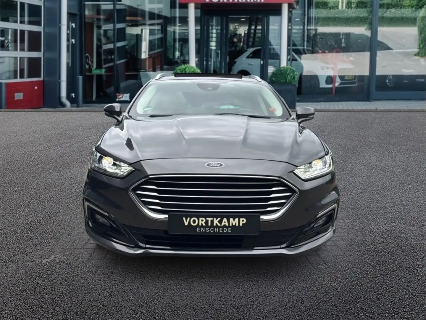 Ford Mondeo 2.0 IVCT HEV TITANIUM PANO-DAK/TREKHAAK/MEMORY/CAM Grijs - 2