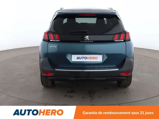 Peugeot 5008 view 5