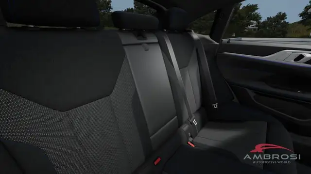 BMW 4 Series view 13