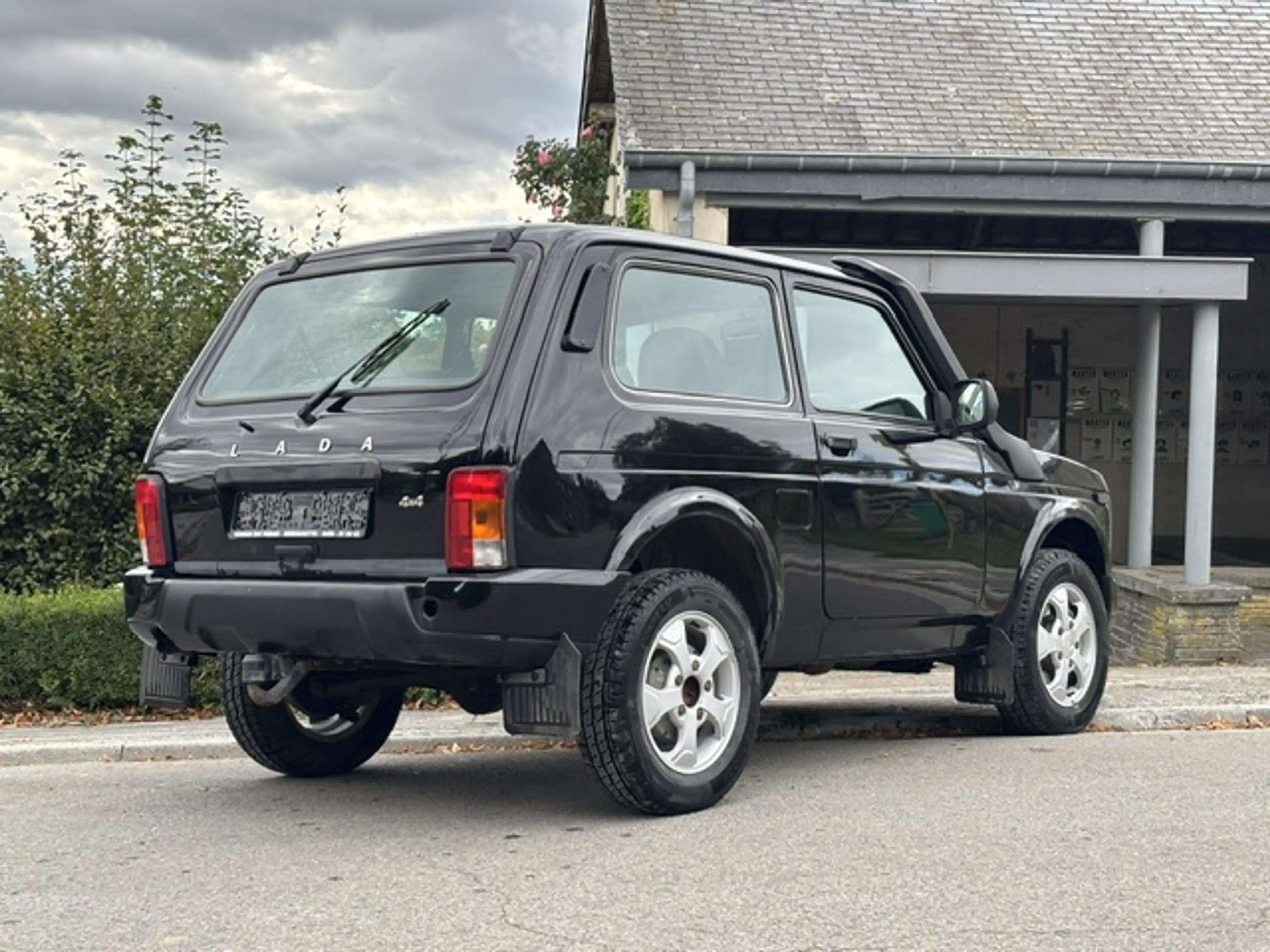 Lada Niva Niva 1.7i — photo 4