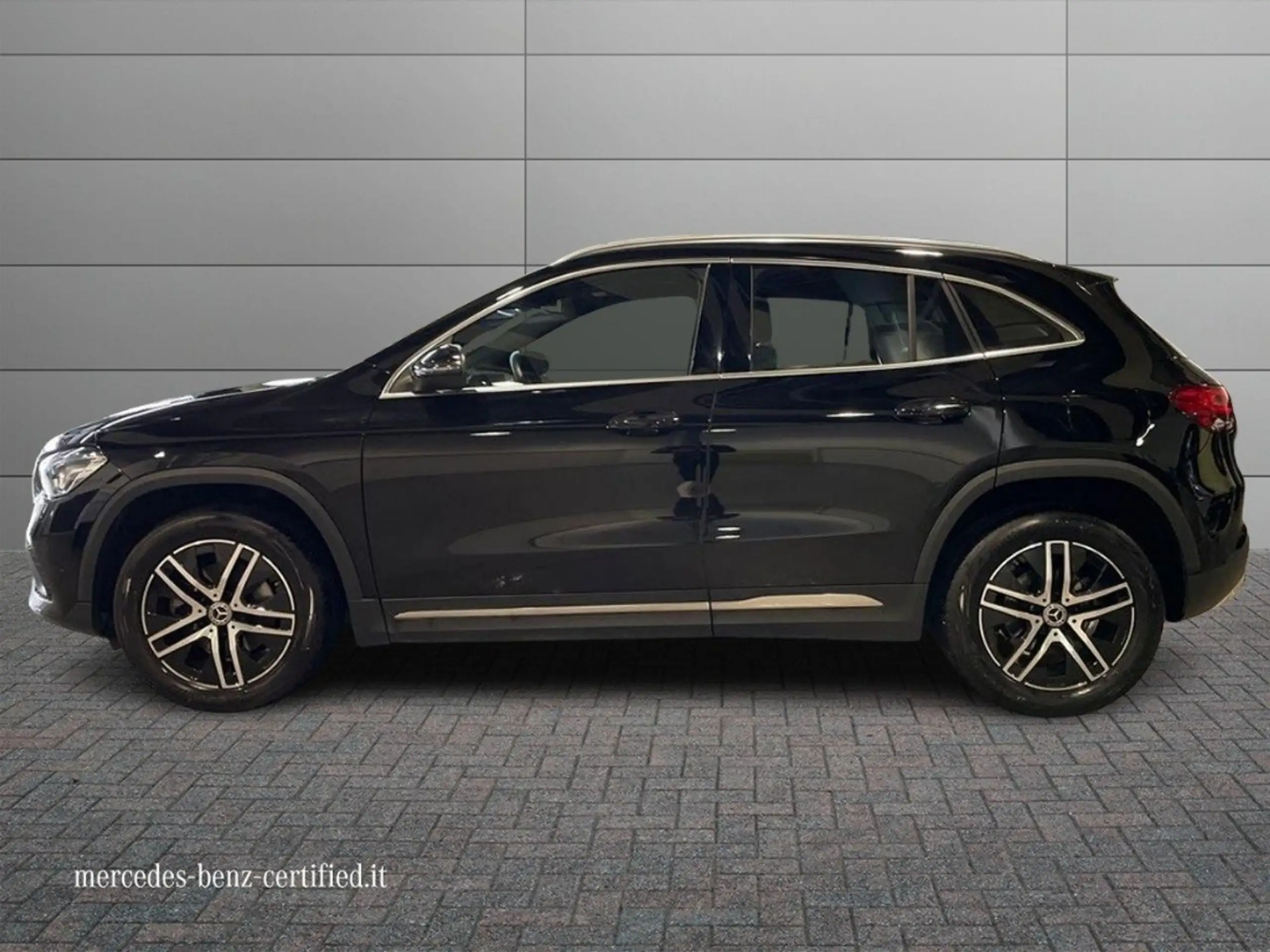 Mercedes-Benz GLA 180 2023