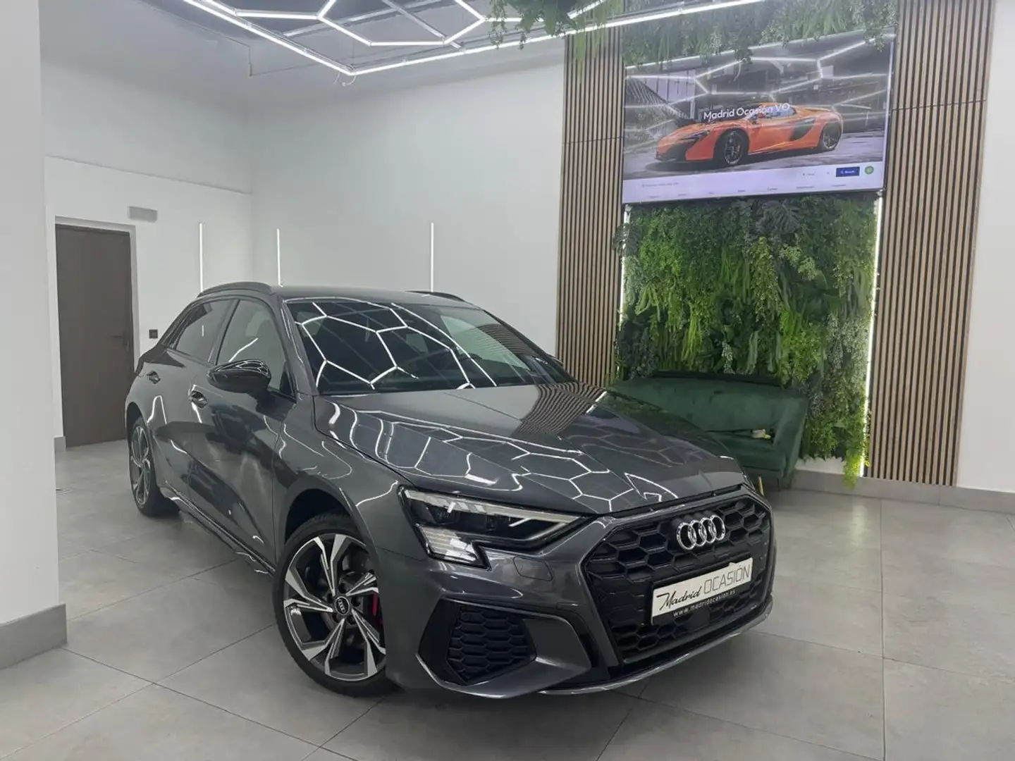 Audi A3 Sportback Black 45 TFSI e Comp S tronic Grau - 1