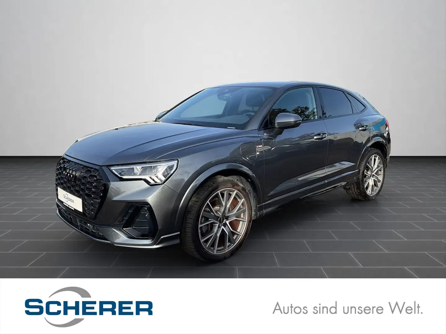 Audi Q3 S line 45 TFSI e 180(245) kW Grau - 1