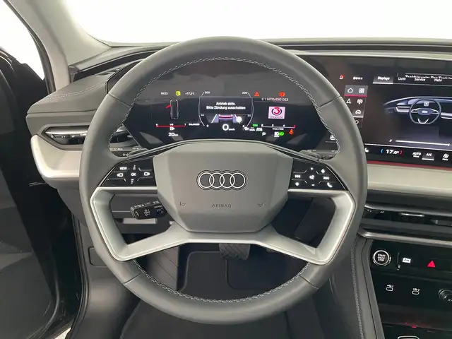 Audi Q5 view 13