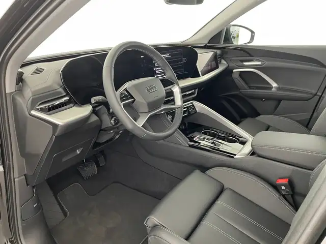 Audi Q5 view 8