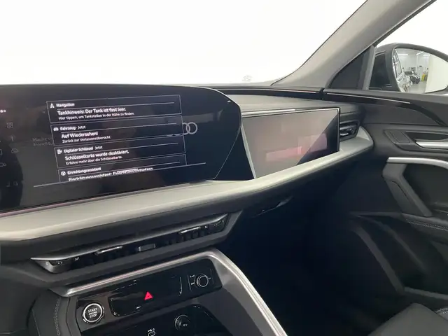 Audi Q5 view 10