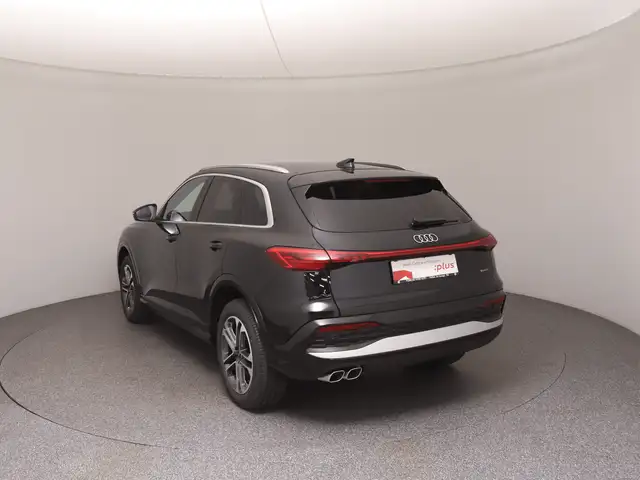 Audi Q5 view 5