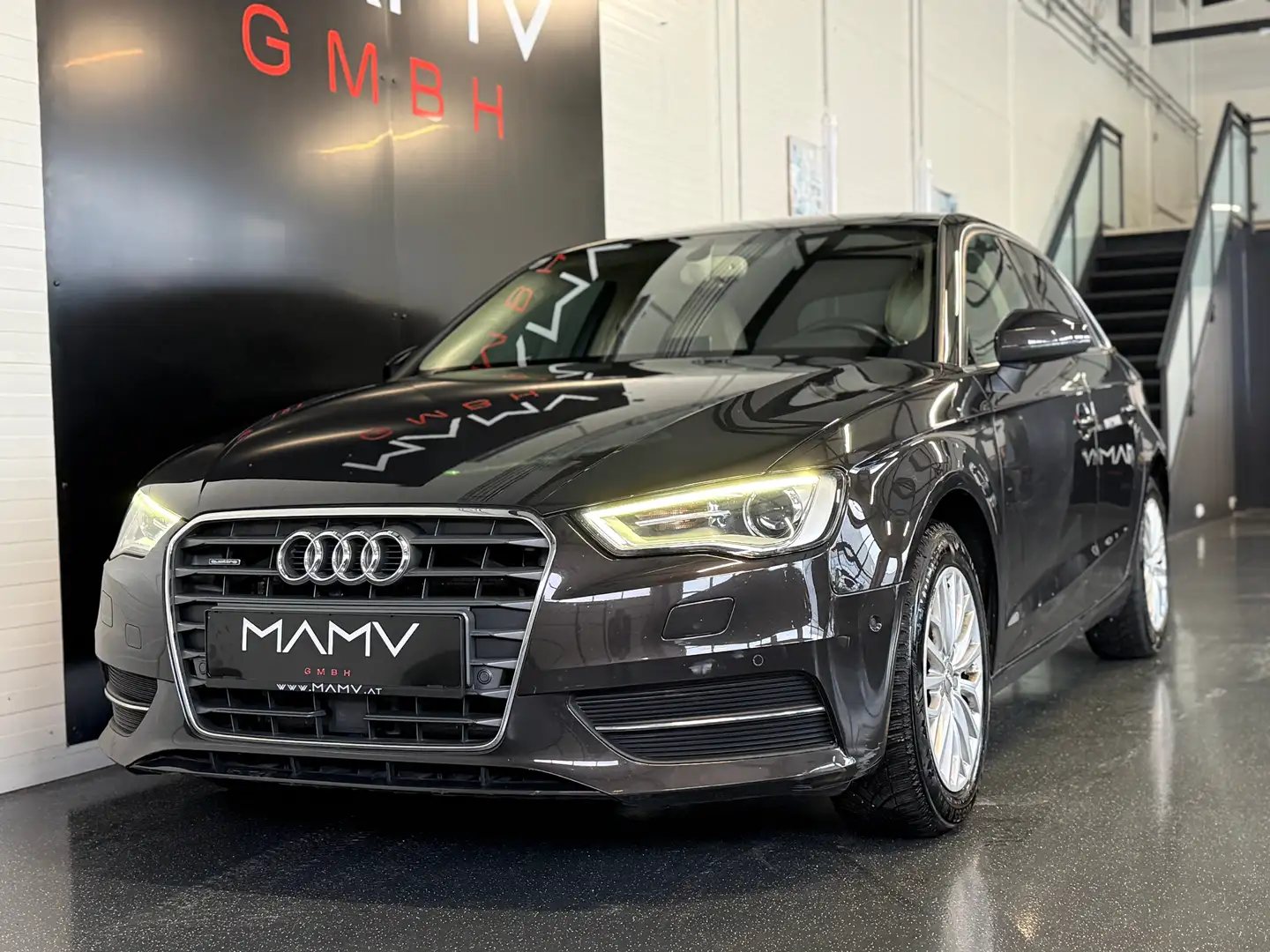 Audi A3 2,0TDI Sportback Ambiente quattro S-tronic Finanzi Braun - 1