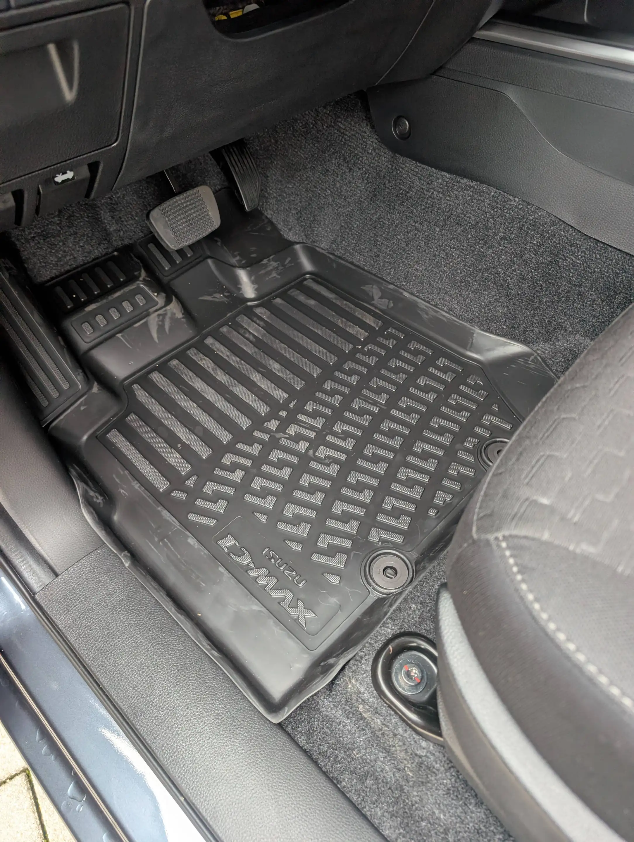 Isuzu D-Max Double Cab 4WD LS — photo 7