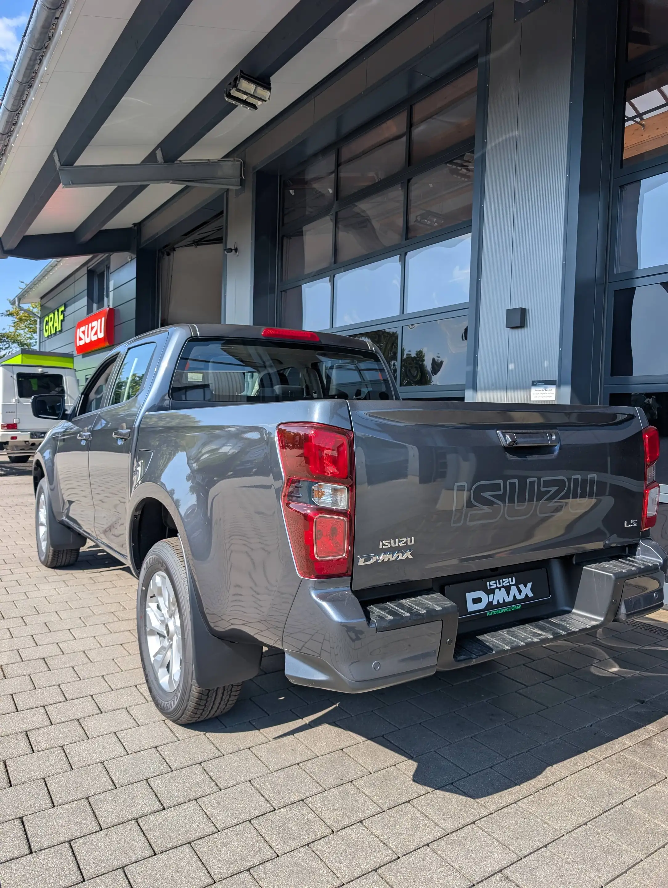 Isuzu D-Max Double Cab 4WD LS — photo 8
