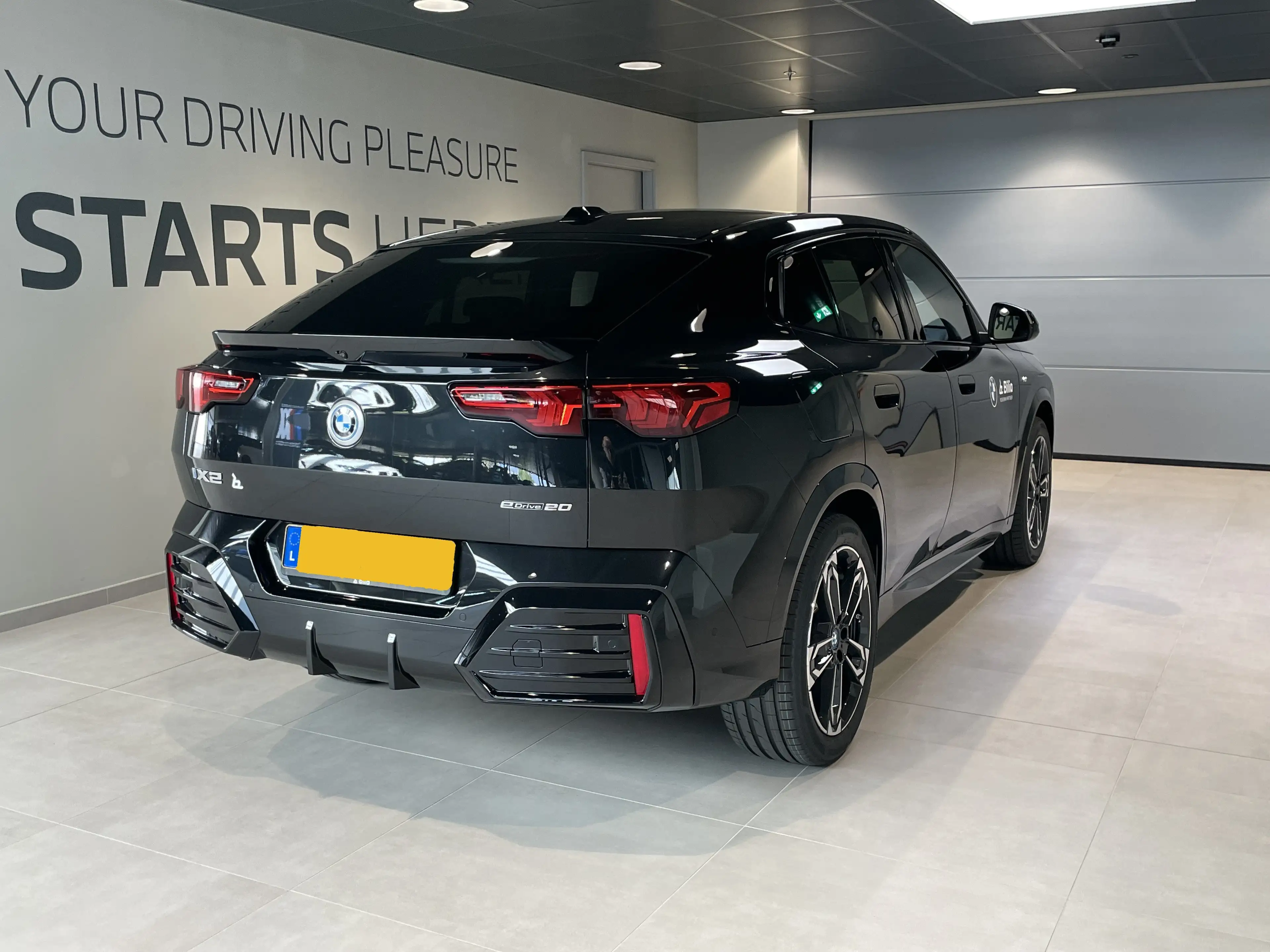 BMW iX2 iX2 eDrive20 — photo 4