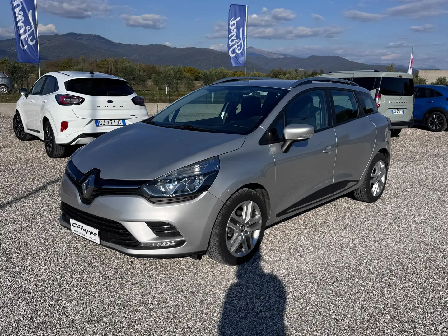 Renault Clio Clio IV 2017 Sporter 1.5 dci Moschino Intens 90cv Zilver - 1