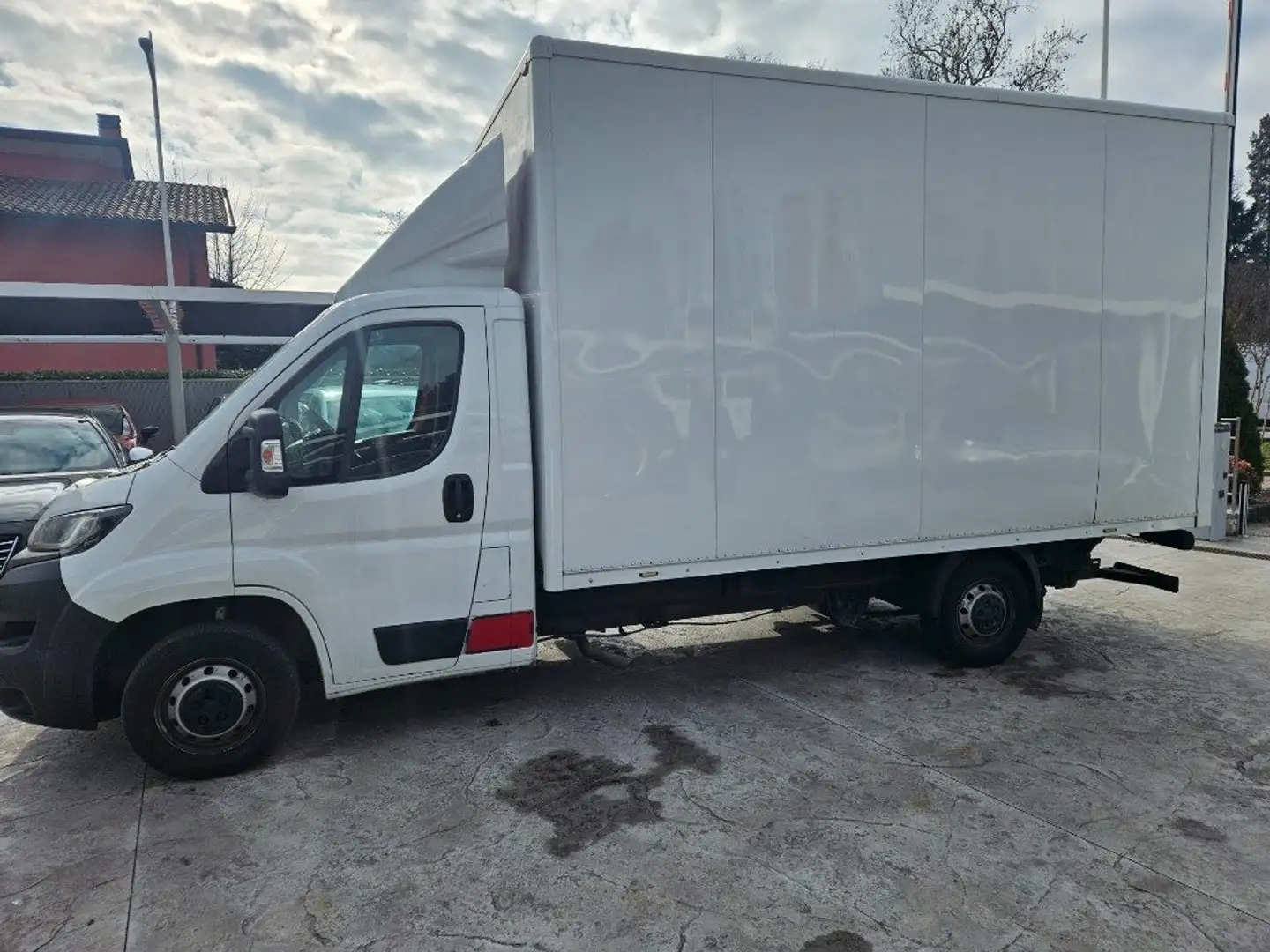 Peugeot Boxer 335 2.2 BlueHDi 140 S&S PL furgonato sponda idr. Bianco - 1