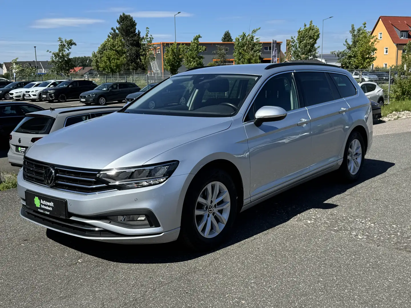 Volkswagen Passat Variant Business 1.5 TSI LED KAMERA ACC NAVI Silber - 2