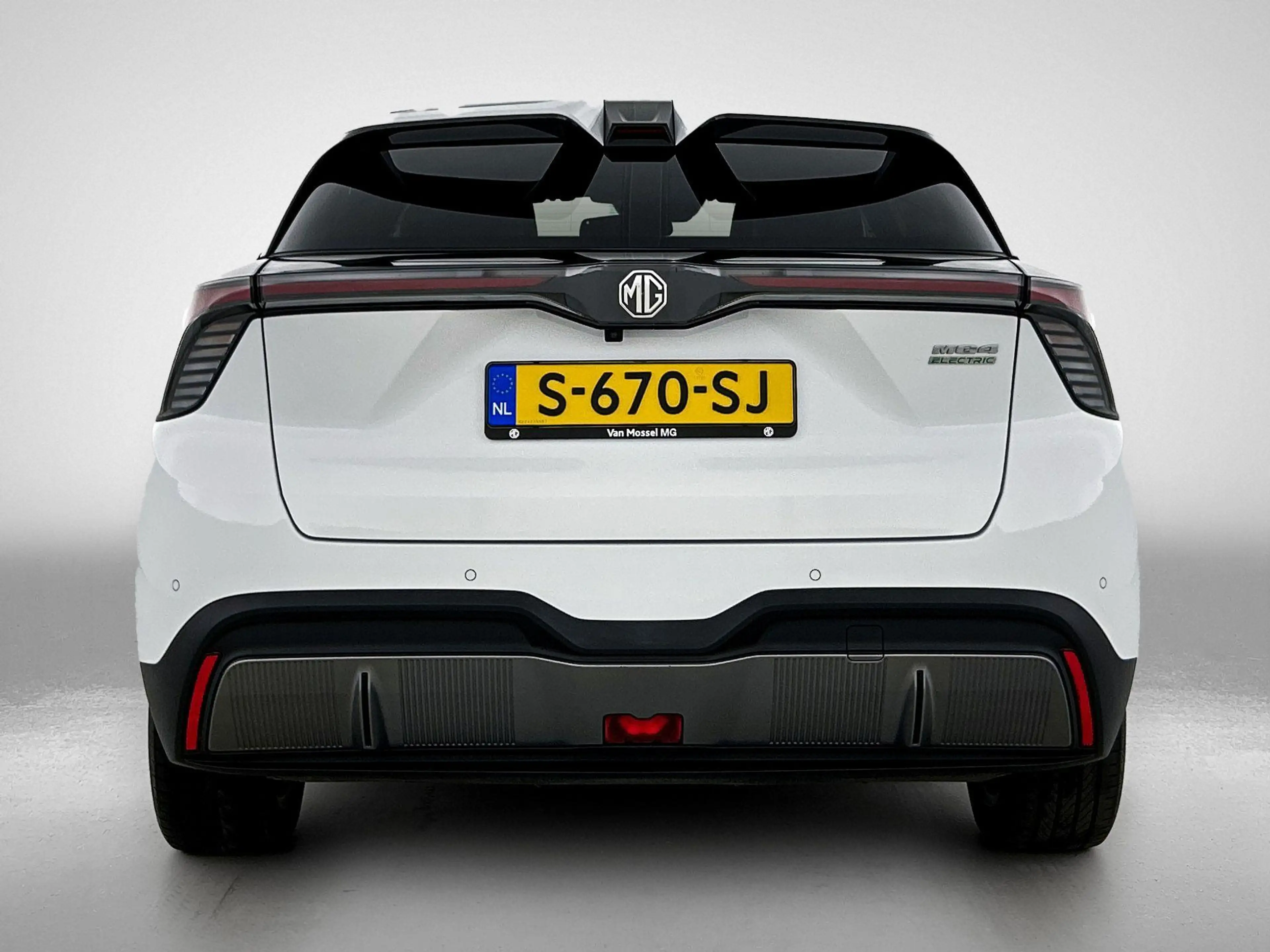 MG MG4 Long Range Luxury 64 kWh | 1e-EIG. | WLTP 435 KM | — photo 3