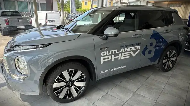 Mitsubishi Outlander Outlander 2,4 PHEV S-AWC Diamond Ansicht 3